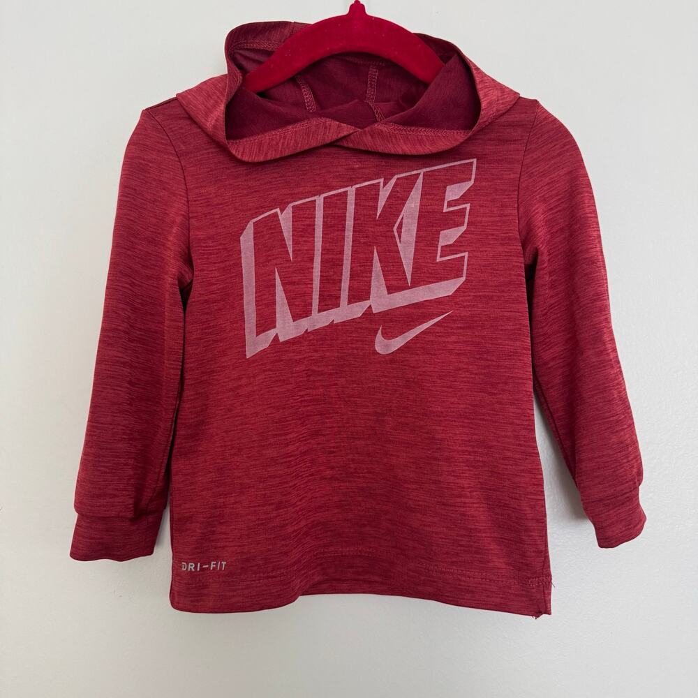 Nike Dri- FIT Textured Hooded Pullover in Red